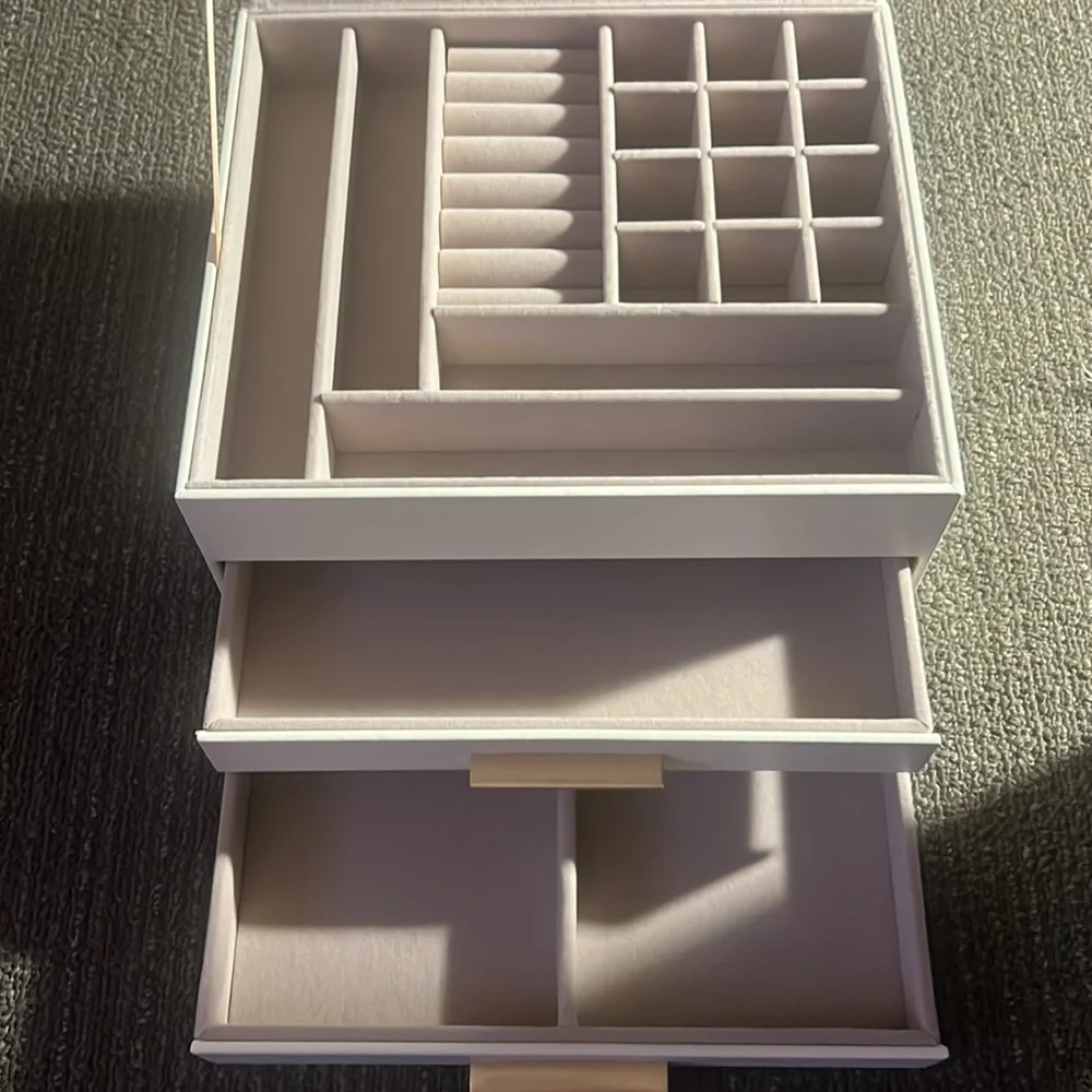 New SONGMICS Jewelry Box with Glass Lid, 3-Layer Jewelry Organizer, 2 Drawers - Picture 4 of 6